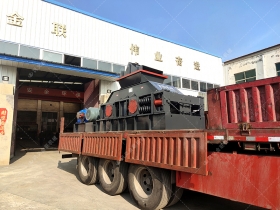 1208型直連式半自動對輥青青草APP污导航發貨 
