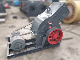 PC200x300小型不鏽鋼錘式青青草APP18岁污下载發往河北唐山粉碎化肥